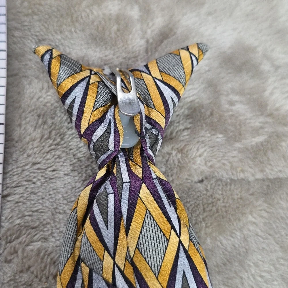 Bundle Of Boys Ties (3) Izod Christmas Zip/Unbranded Patterened Clip-ons EUC